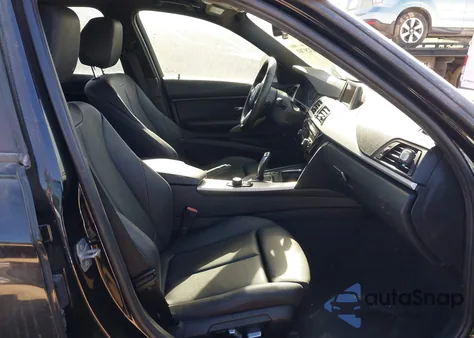 2016 BMW 320I z USA, uszkodzony, nr VIN WBA8E1G56GNU10808